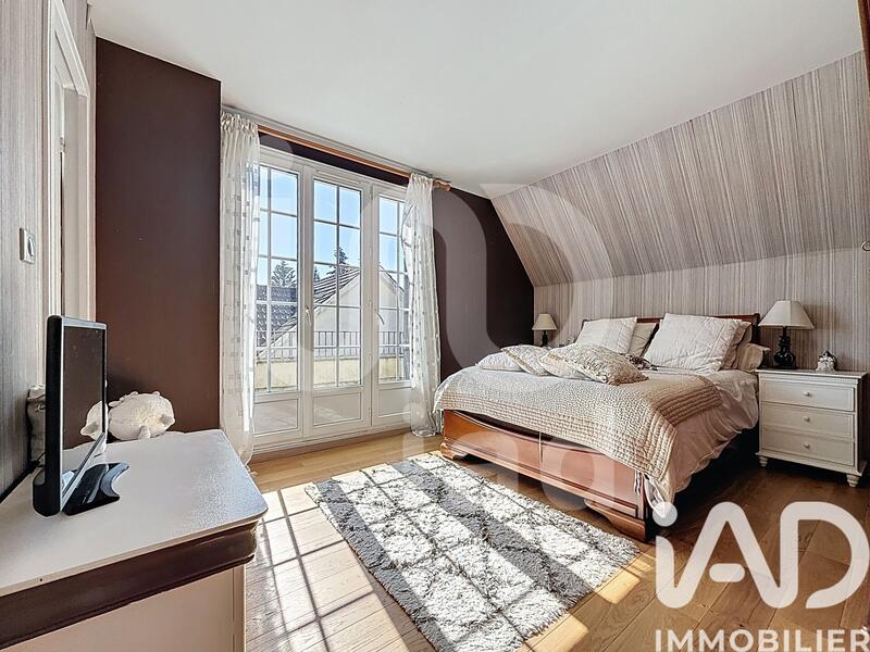 Maison - 167 m² - 8 pièces