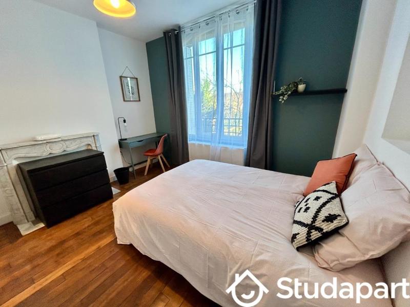 Chambre - 13 m² - 1 pièce