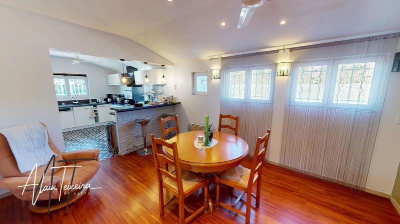 Maison - 194 m² - 9 pièces