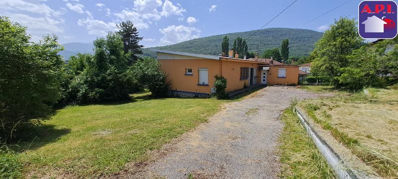 Maison - 220 m² - 8 pièces