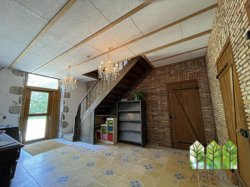 Maison ancienne - 395 m² - 11 pièces