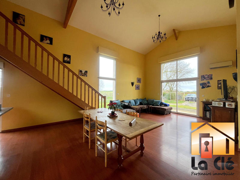 Maison contemporaine - 199 m² - 7 pièces