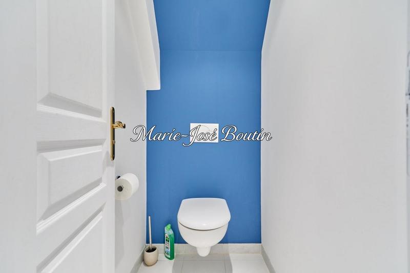 Maison - 250 m² - 9 pièces