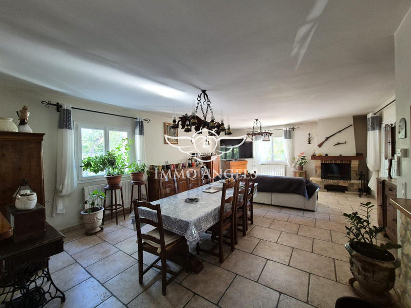 Villa - 213 m² - 7 pièces
