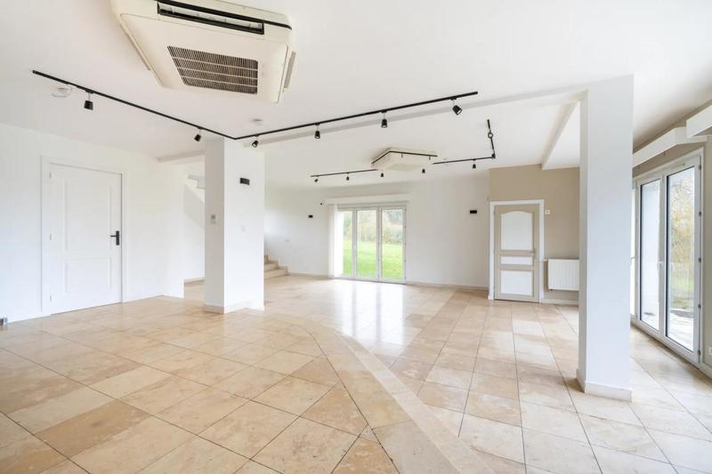 Demeure - 195 m² - 8 pièces