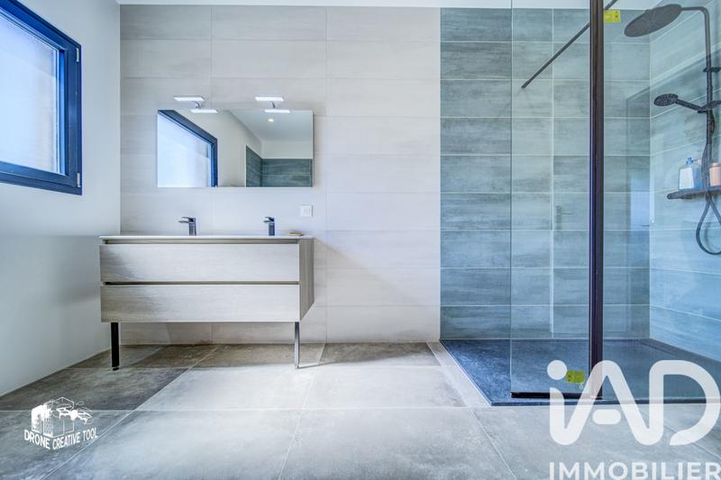 Maison - 181 m² - 7 pièces