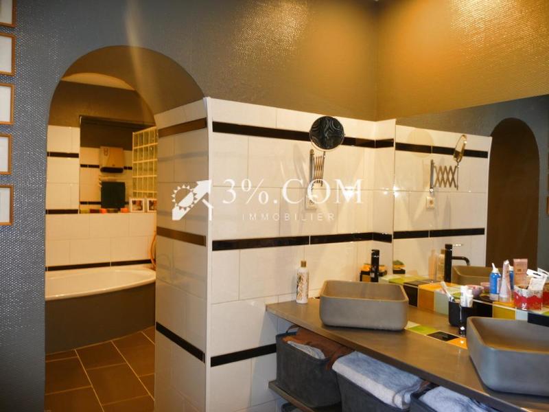 Maison - 300 m² - 7 pièces