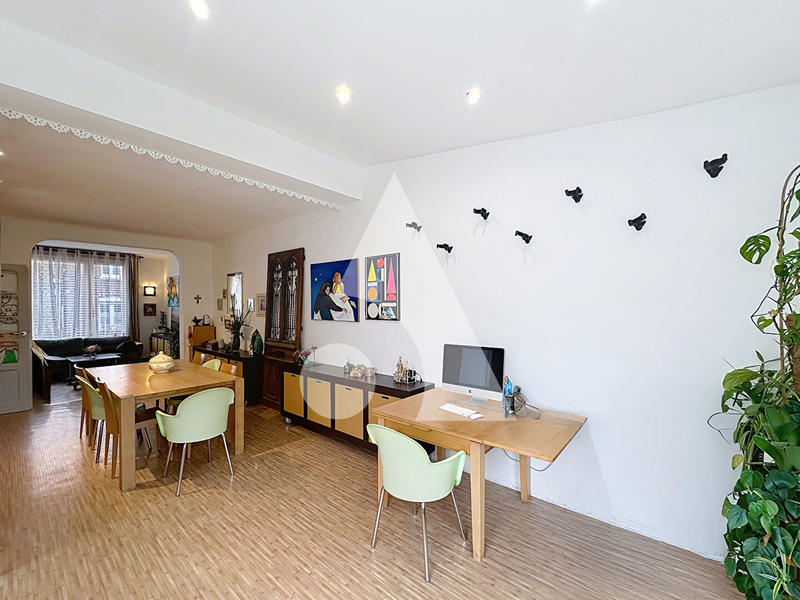 Maison - 96 m² - 5 pièces