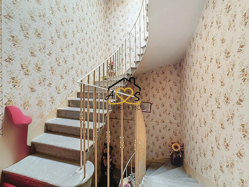 Maison - 143 m² - 7 pièces