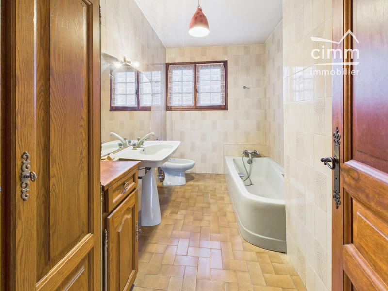 Maison - 174 m² - 6 pièces