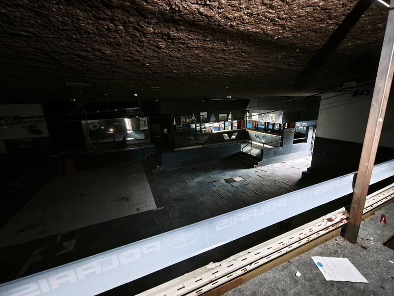 Local d'activité / Entrepôt - 924 m² - 5 pièces