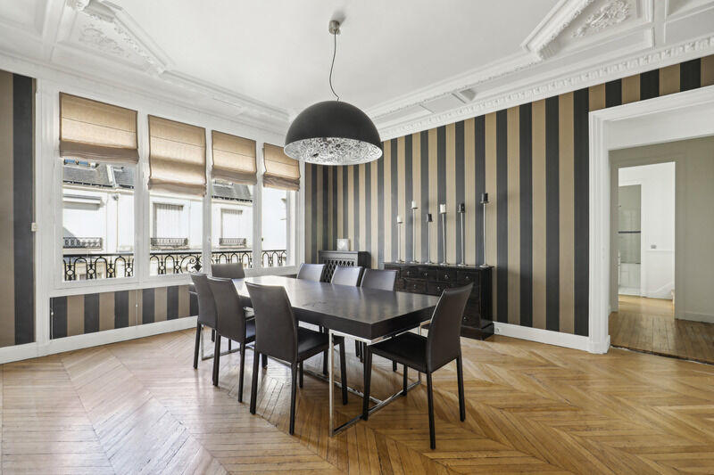 Appartement - 262 m² - 7 pièces