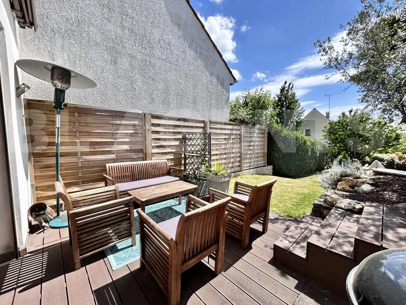 Maison contemporaine - 219 m² - 6 pièces