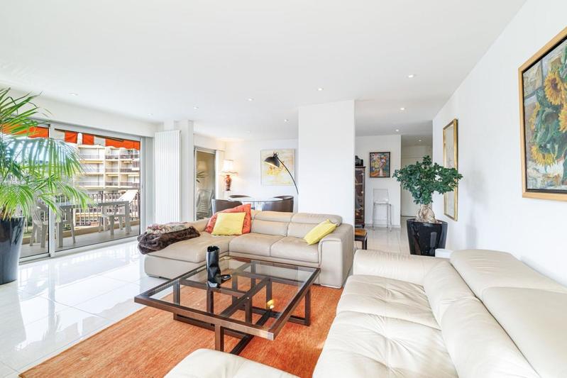 Appartement - 98 m² - 3 pièces