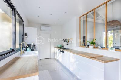 Propriété - 215 m² - 8 pièces