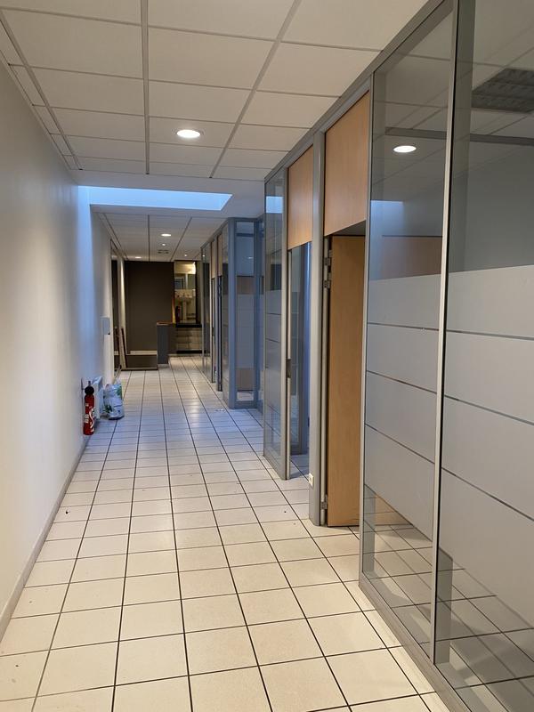 Local commercial - 207 m² - 4 pièces