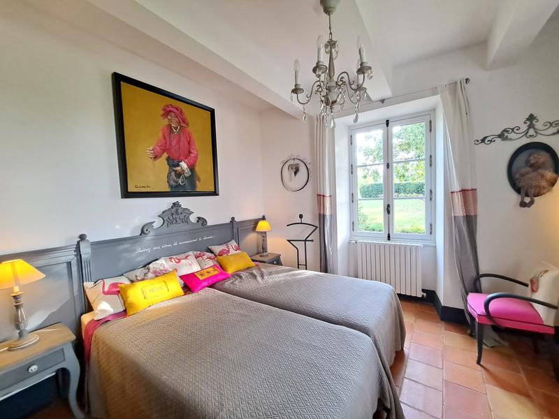 Maison - 557 m² - 16 pièces