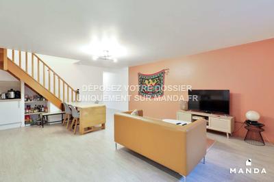 Chambre - 8 m² - 5 pièces