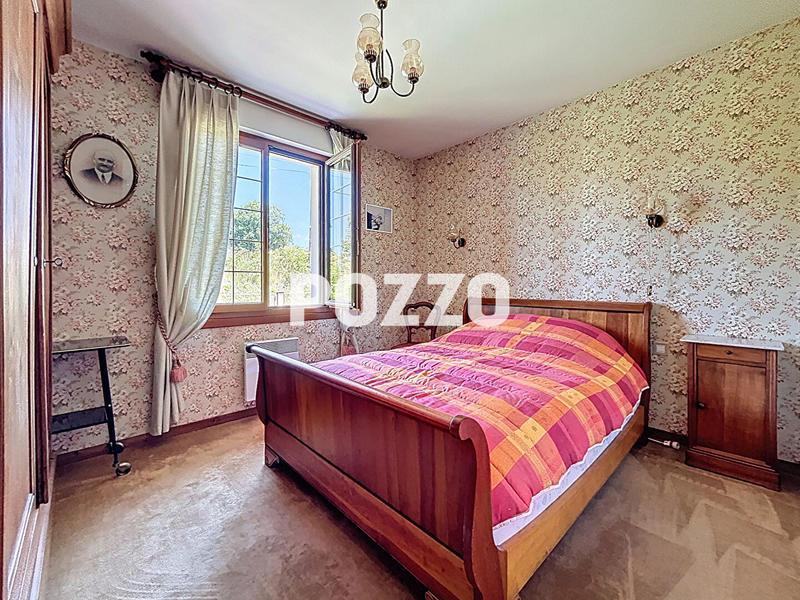 Maison - 220 m² - 8 pièces
