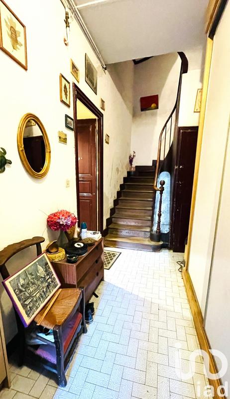 Maison - 247 m² - 8 pièces