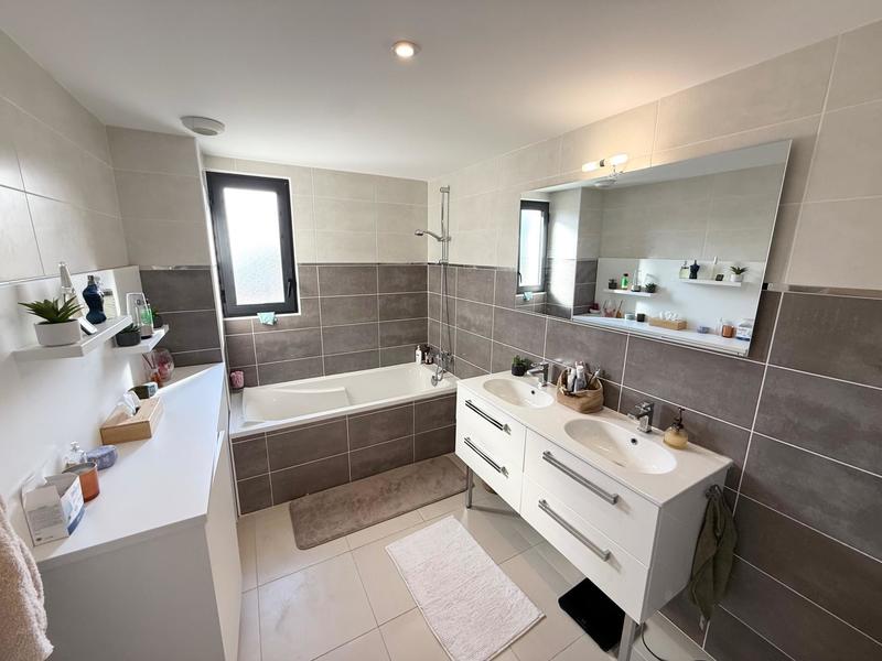 Appartement - 115 m² - 4 pièces