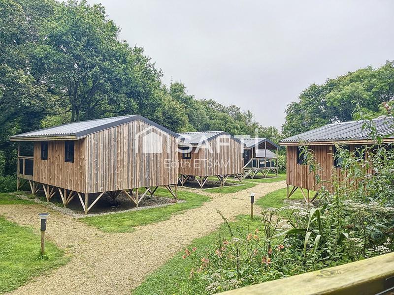 Maison - 605 m² - 11 pièces