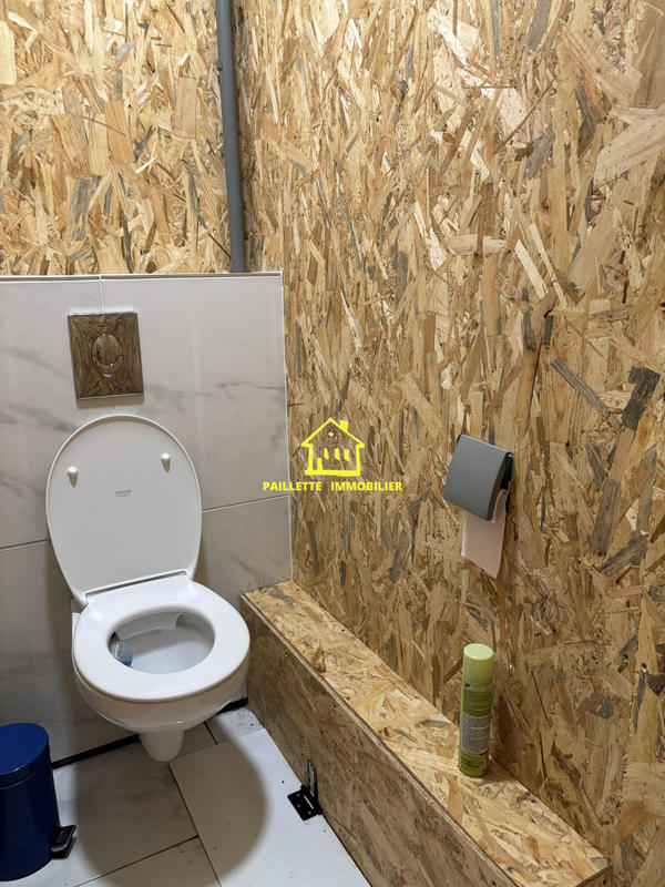 Entrepôt - 235 m² - 2 pièces