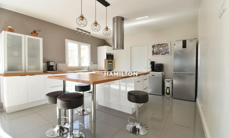 Maison - 167 m² - 6 pièces