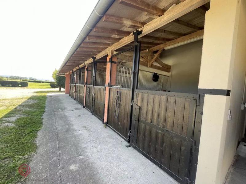 Maison de domaine équestre - 259 m² - 7 pièces