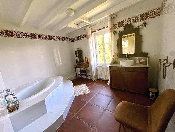 Château - 330 m² - 10 pièces