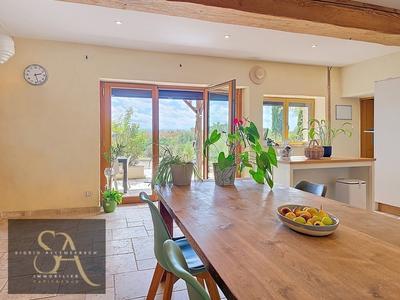 Propriété - 339 m² - 12 pièces