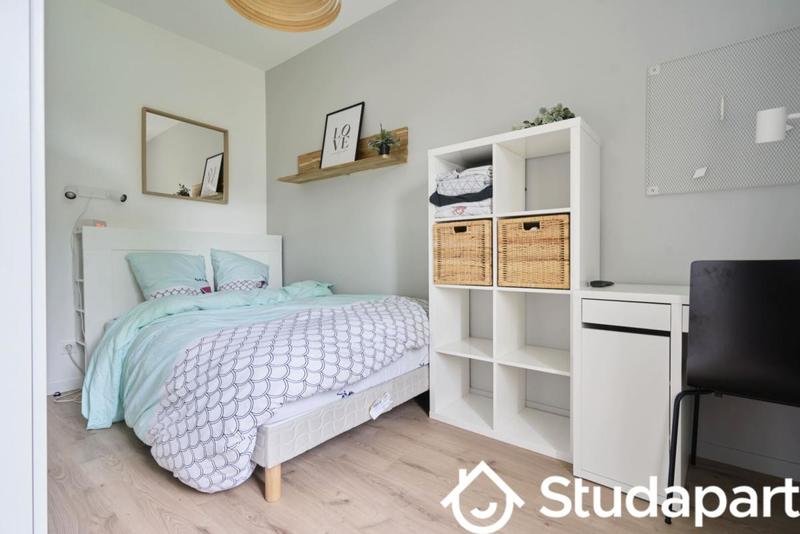 Chambre - 11 m² - 1 pièce