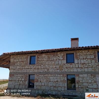 Maison - 210 m² - 1 pièce