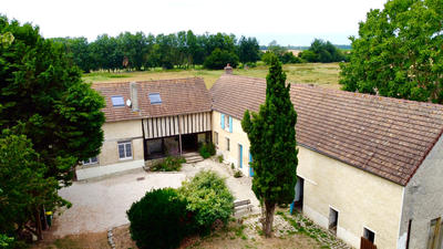 Maison - 272 m² - 8 pièces