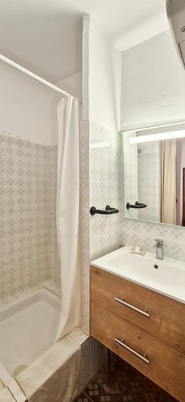 Maison - 221 m² - 8 pièces