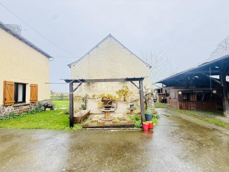 Longère - 296 m² - 6 pièces