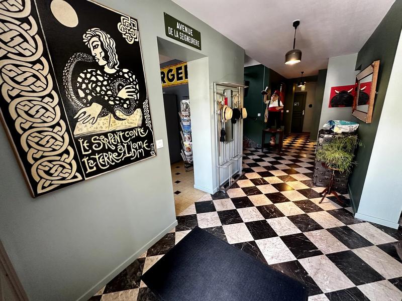 Maison chambre d'hôtes - 340 m² - 8 pièces