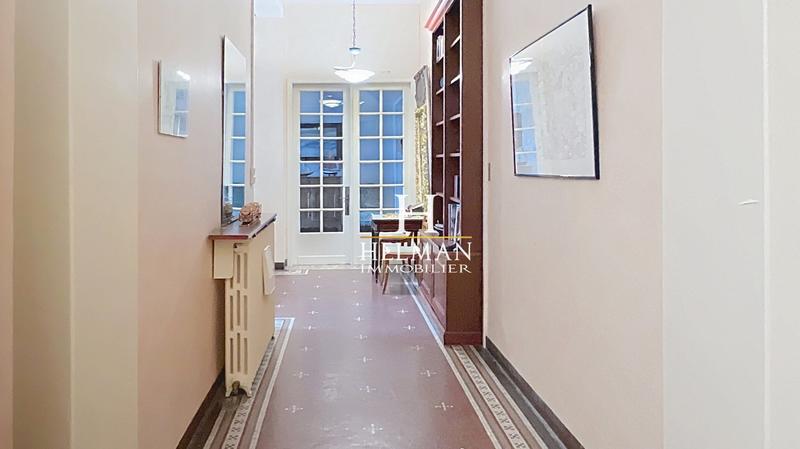Maison - 424 m² - 9 pièces