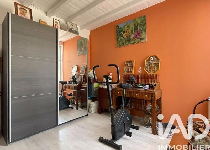 Maison - 1 215 m² - 7 pièces