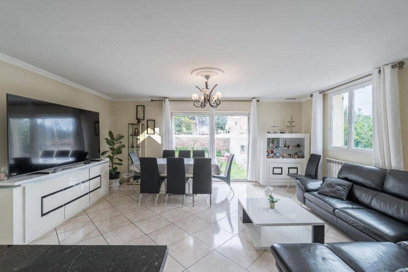 Villa - 218 m² - 8 pièces