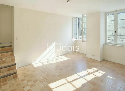 Appartement - 163 m² - 12 pièces