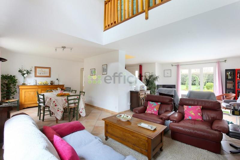 Maison - 196 m² - 6 pièces