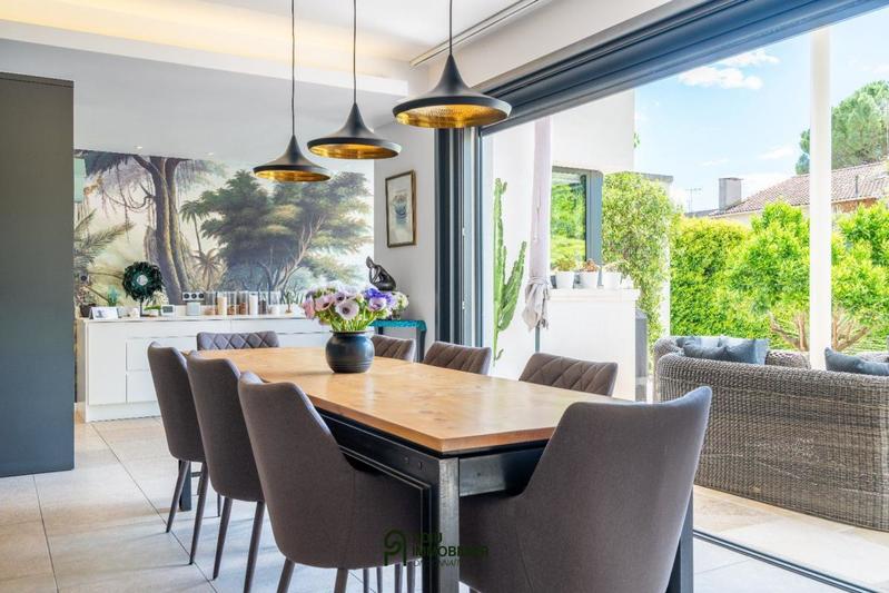 Maison - 190 m² - 6 pièces