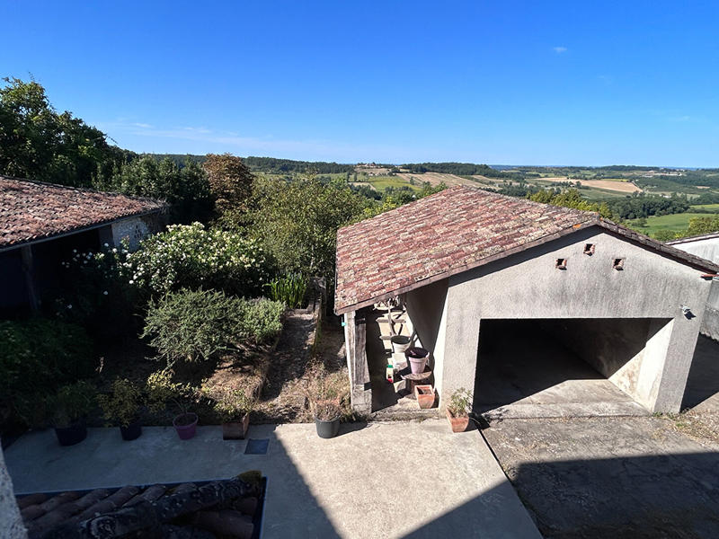 Maison de village - 257 m² - 7 pièces