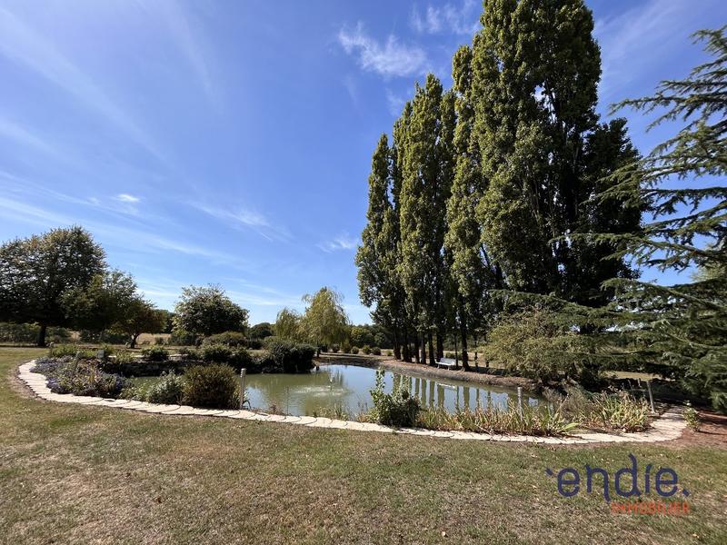 Maison - 187 m² - 10 pièces