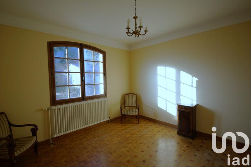 Maison - 235 m² - 10 pièces