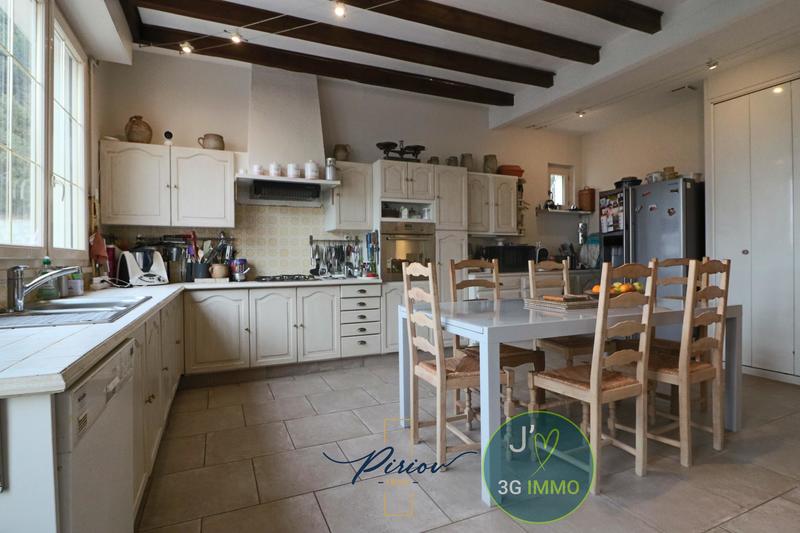 Demeure - 171 m² - 6 pièces