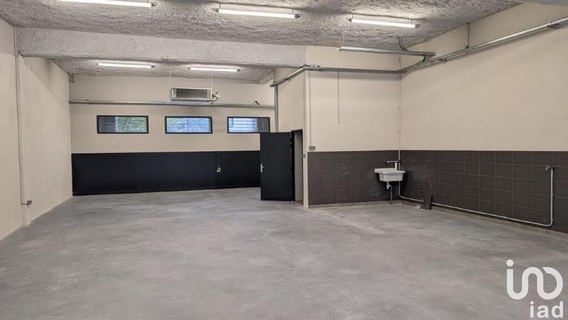 Local commercial - 304 m²