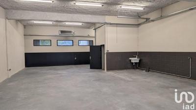 Local commercial - 304 m²