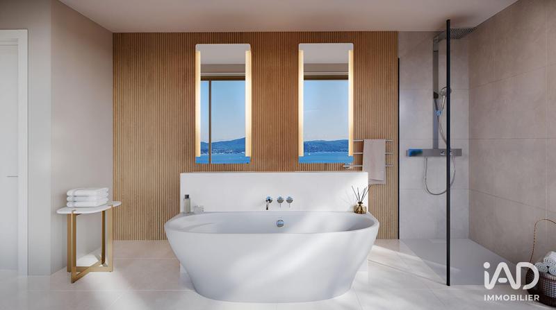 Maison - 385 m² - 6 pièces